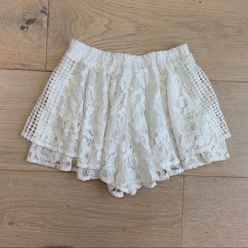 Lace shorts - Picture 3 of 3